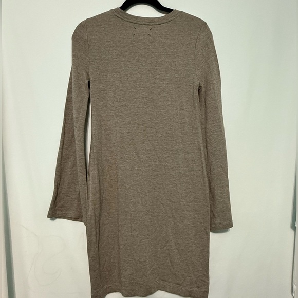 Lou & Grey Long Sleeve Dress - Picture 4 of 5